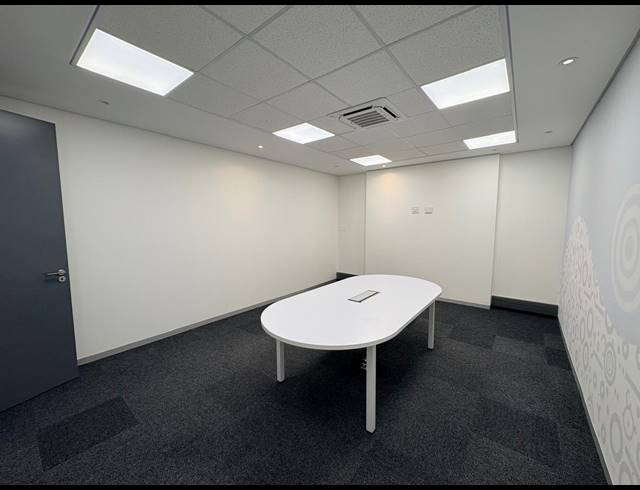 424M² OFFICE TO LET IN MIDRIDGE PARK